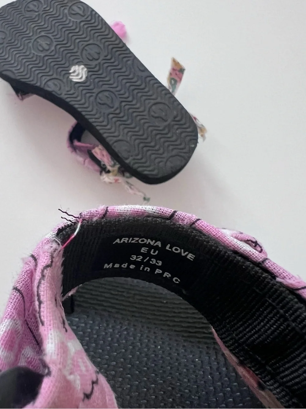 Arizona Love Pink Bandana Patterned Strap Sandals size 32/33